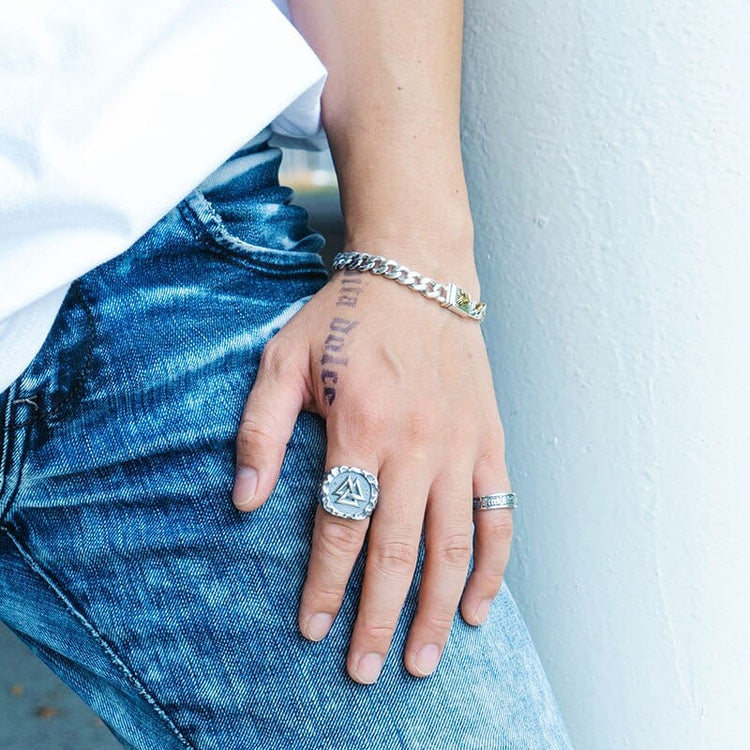 Bague Viking en Argent Sterling 925 - L'Éclat du Valknut Bague Viking en Argent Sterling 925 - L'Éclat du Valknut