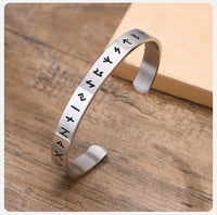 Bracelet Viking \"Bracelet de l'Alphabet des Dieux\" Bracelet Viking \"Bracelet de l'Alphabet des Dieux\"