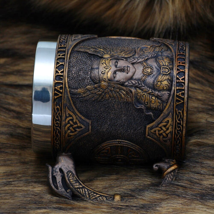 Chope viking \"Tankard des Ailes de la Valkyrie\" Chope viking \"Tankard des Ailes de la Valkyrie\"