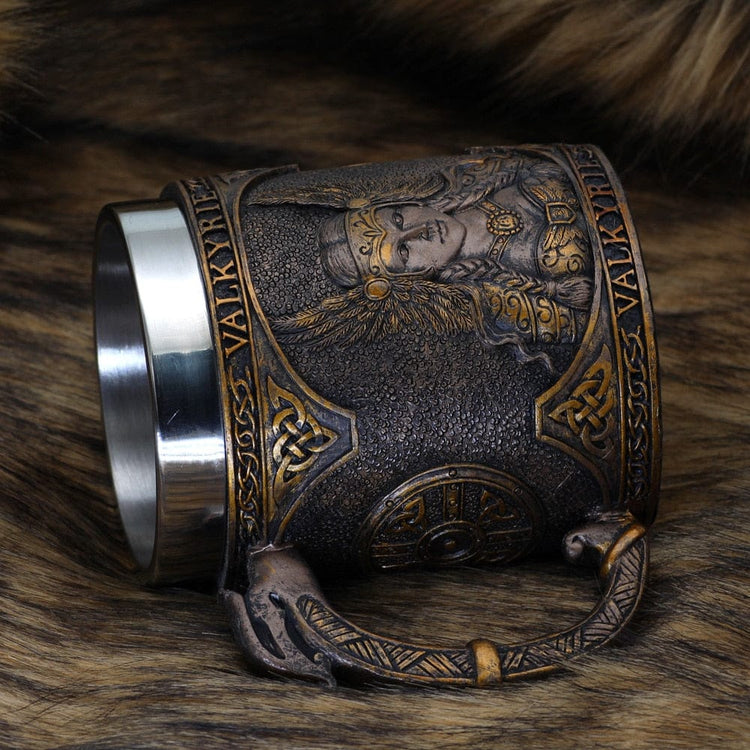 Chope viking \"Tankard des Ailes de la Valkyrie\" Chope viking \"Tankard des Ailes de la Valkyrie\"