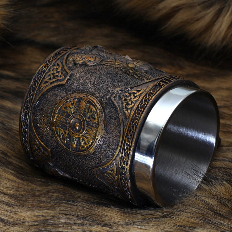Chope viking \"Tankard des Ailes de la Valkyrie\" Chope viking \"Tankard des Ailes de la Valkyrie\"