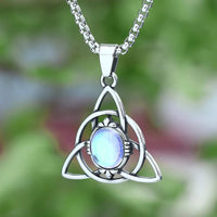Collier Triquetra \"Talisman de Féminité\" avec pierre de lune Collier Triquetra \"Talisman de Féminité\" avec pierre de lune