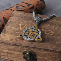 Collier Viking \"Collier des Commandements de la Triquetra\" Collier Viking \"Collier des Commandements de la Triquetra\"