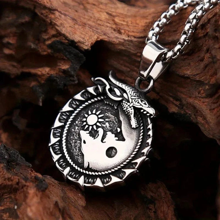 Collier viking \"Puissance indomptable\" Collier viking \"Puissance indomptable\"
