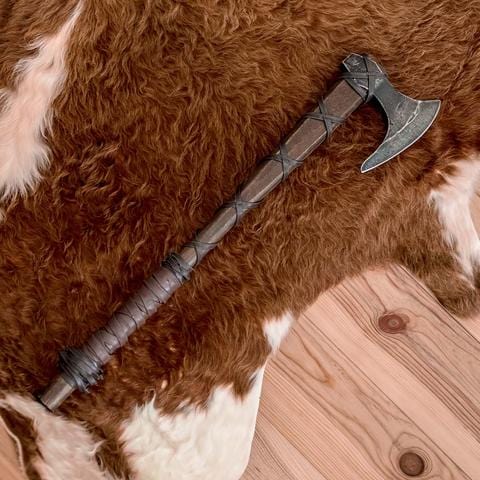 Hache Guerrière Viking - \"Cœur Sauvage\" Hache Guerrière Viking - \"Cœur Sauvage\"