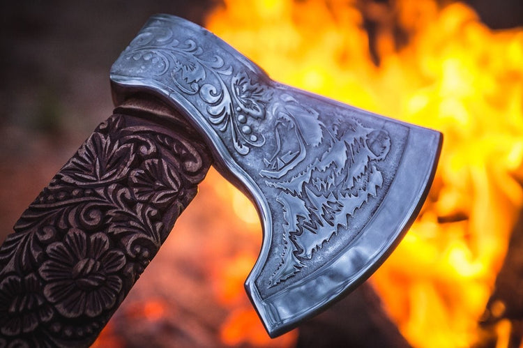 Hache Guerrière Viking - \"Éclair de la Fin des Temps\" Hache Guerrière Viking - \"Éclair de la Fin des Temps\"