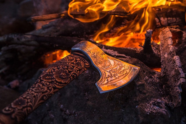 Hache Guerrière Viking - \"Éclair de la Fin des Temps\" Hache Guerrière Viking - \"Éclair de la Fin des Temps\"