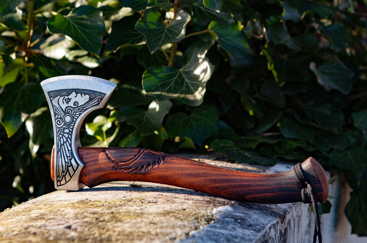 Hache Guerrière Viking - \"Hache de l'Aurore Boréale\" Hache Guerrière Viking - \"Hache de l'Aurore Boréale\"
