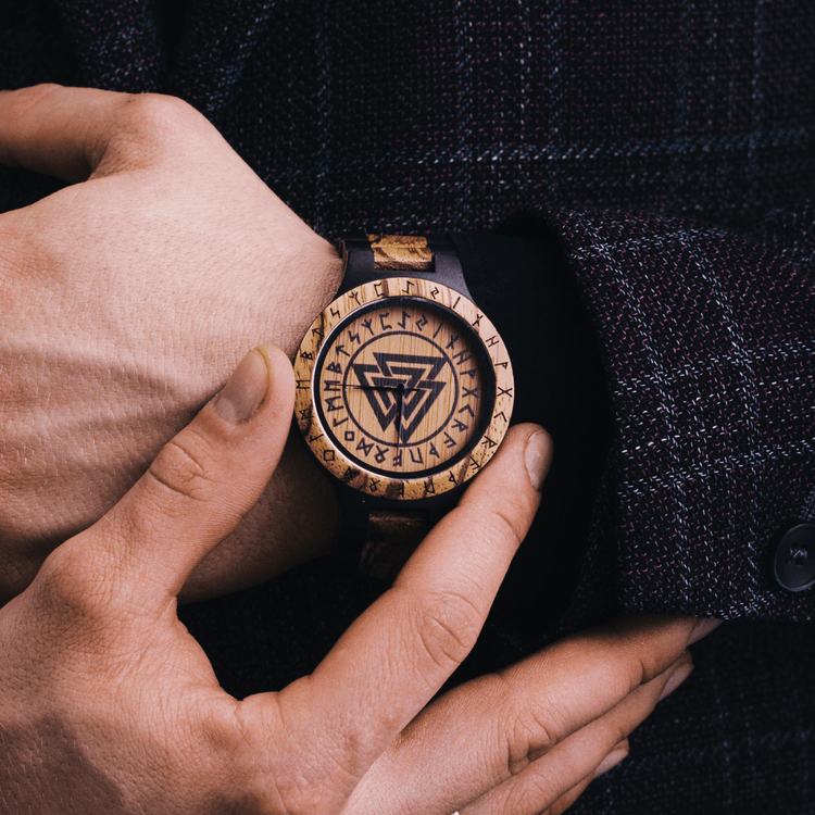 Montre en bois Valknut - Odin's Hall Montre en bois Valknut - Odin's Hall