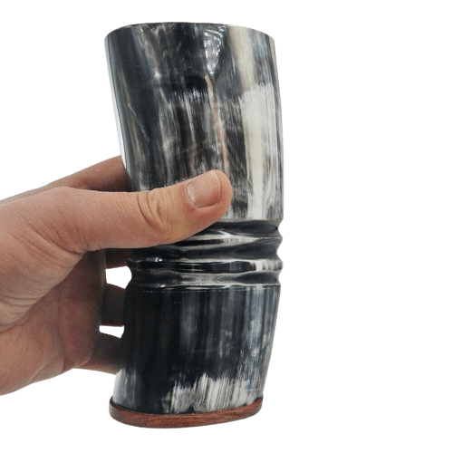 Tasse viking en corne de bœuf Tasse viking en corne de bœuf