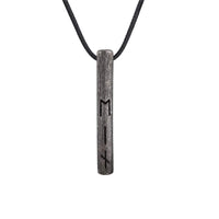 Amulette viking du Futhark l'alphabet runique - acier inoxydable Amulette viking du Futhark l'alphabet runique - acier inoxydable