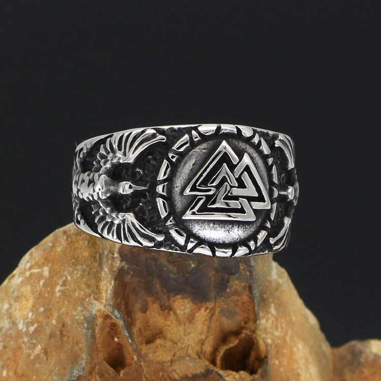 Bague Valknut porté par les corbeaux d'Odin Bague Valknut porté par les corbeaux d'Odin