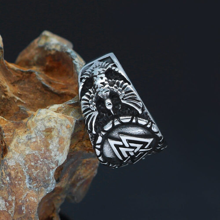 Bague Valknut porté par les corbeaux d'Odin Bague Valknut porté par les corbeaux d'Odin