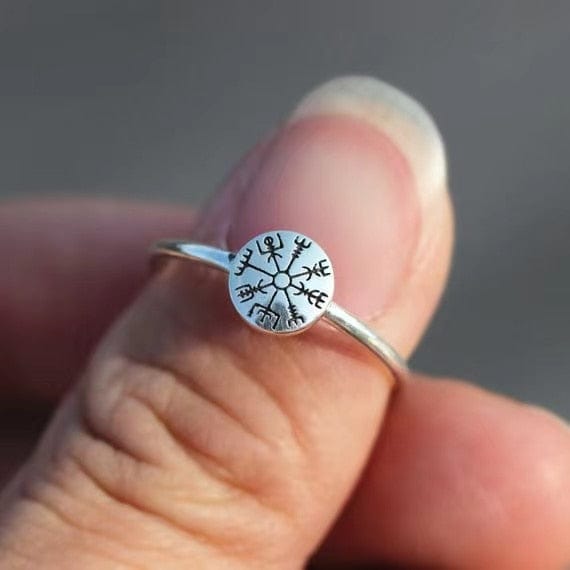 Bague Vegvisir de guerrière au bouclier Bague Vegvisir de guerrière au bouclier
