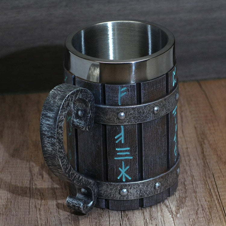 Chope viking porteuse de rune nordique Chope viking porteuse de rune nordique