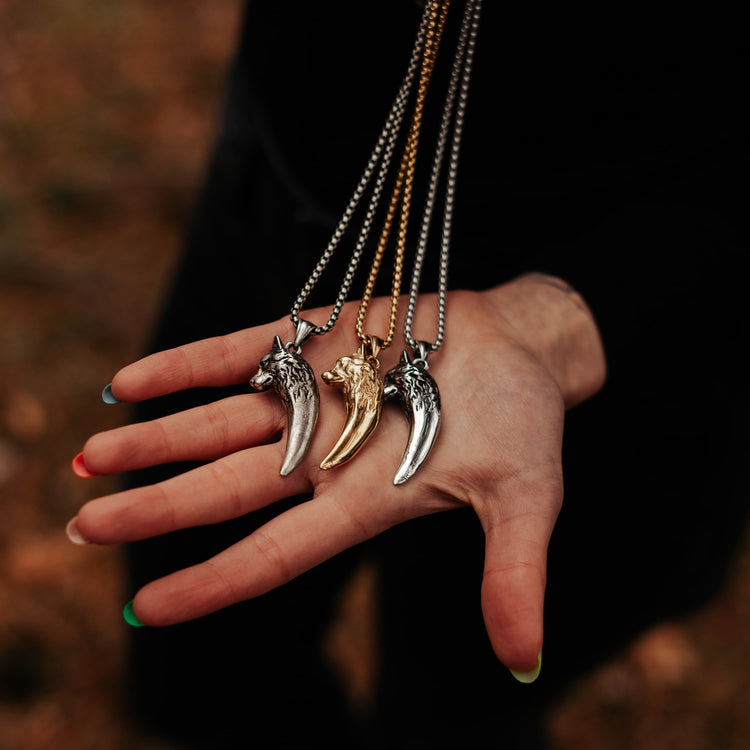 Collier de loup \"Ne jamais abandonner\" Collier de loup \"Ne jamais abandonner\"