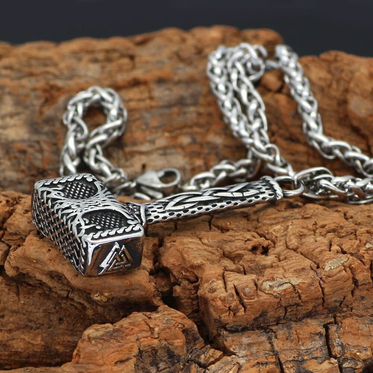 Collier Mjolnir orné de l'arbre de vie Yggdrasil Collier Mjolnir orné de l'arbre de vie Yggdrasil