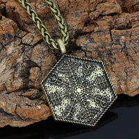 Collier plaque sculptée guide spirituel Vegvisir Collier plaque sculptée guide spirituel Vegvisir
