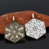 Collier plaque sculptée guide spirituel Vegvisir Collier plaque sculptée guide spirituel Vegvisir