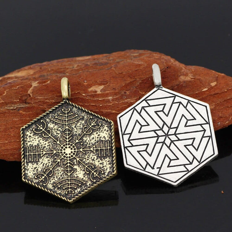 Collier plaque sculptée guide spirituel Vegvisir Collier plaque sculptée guide spirituel Vegvisir