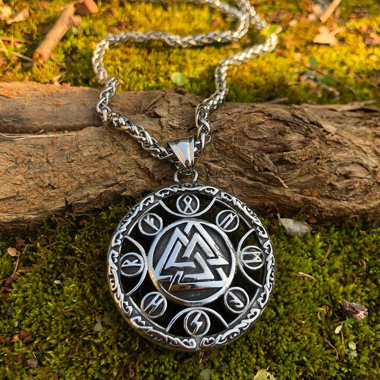 Collier runique Valknut Collier runique Valknut