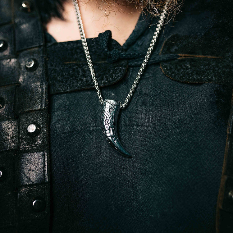 Collier viking dent de Fenrir le loup géant Collier viking dent de Fenrir le loup géant