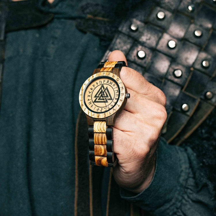Montre en bois Valknut - Odin's Hall Montre en bois Valknut - Odin's Hall