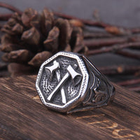 Bague de hache de guerre croisée - acier inoxydable Bague de hache de guerre croisée - acier inoxydable