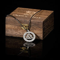 Collier Viking variant du Triskèle Breton Collier Viking variant du Triskèle Breton