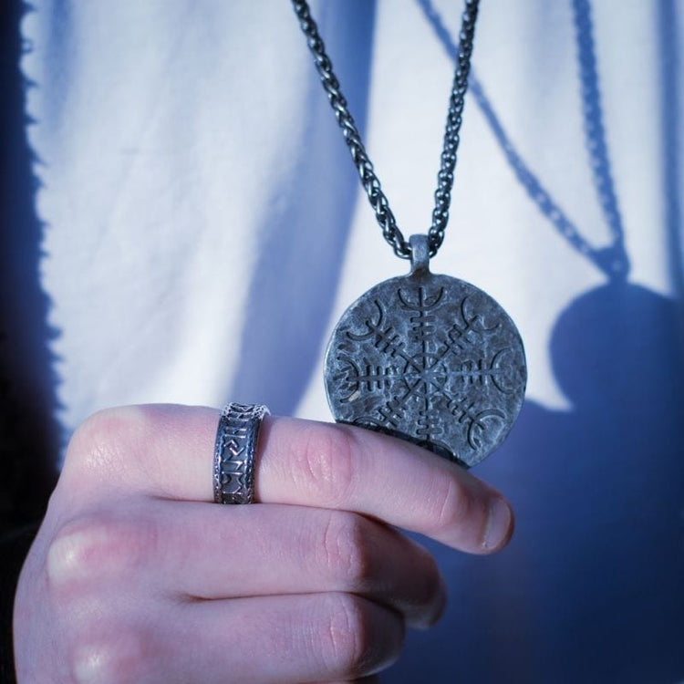 Talisman runique viking en acier inoxydable Talisman runique viking en acier inoxydable