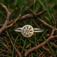 Bague Vegvisir de guerrière au bouclier