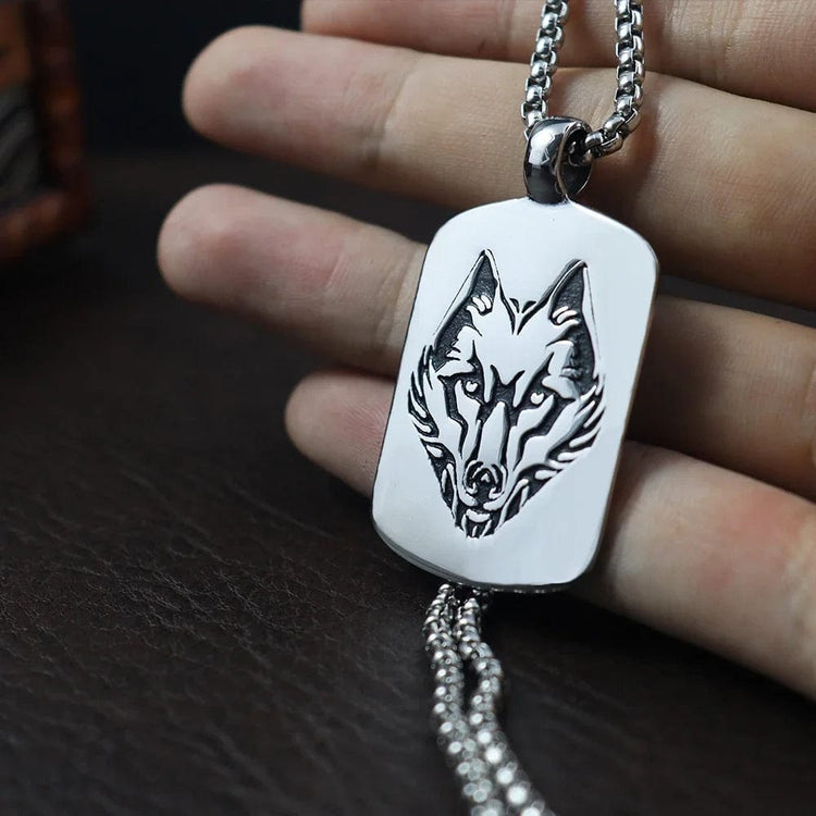 Collier plaque de Fenrir \"La force est éternelle\"