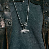 Collier Viking tête de mort Valknut